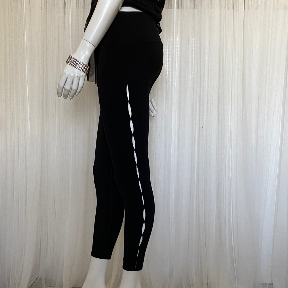 Lorna Jane Sleek Black Leggings with Sides Detailing Size M
